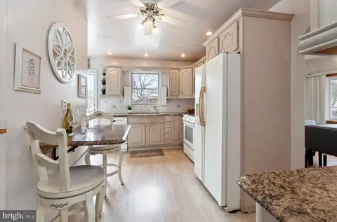 Kitchen - 2446 Lodge Farm Rd, Sparrows Point, MD 21219 photo 3 of 3