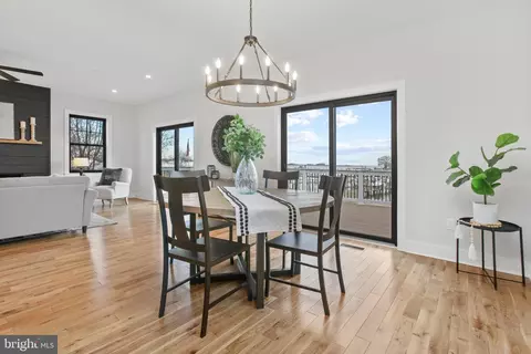 Dining - 3505 Beach Rd, Middle River, MD 21220 photo 3 of 4