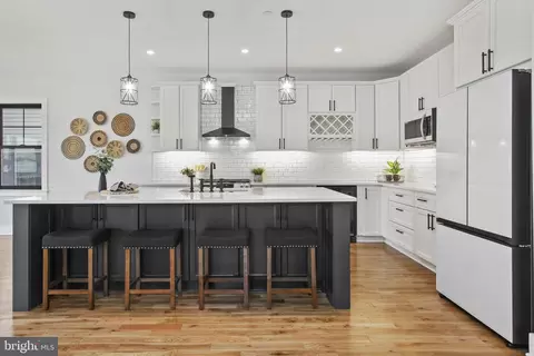Kitchen - 3505 Beach Rd, Middle River, MD 21220 photo 4 of 7
