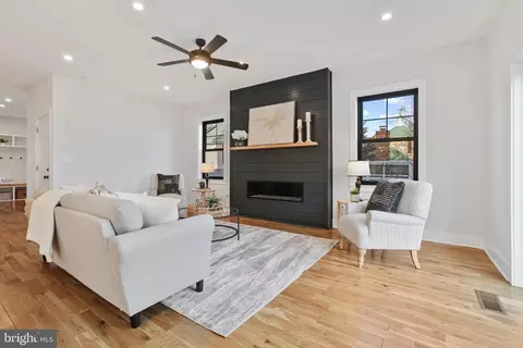 Living - 3505 Beach Rd, Middle River, MD 21220 photo 6 of 6