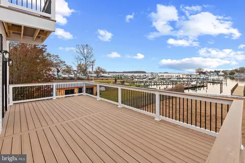 Exterior - 3505 Beach Rd, Middle River, MD 21220 photo 4 of 10