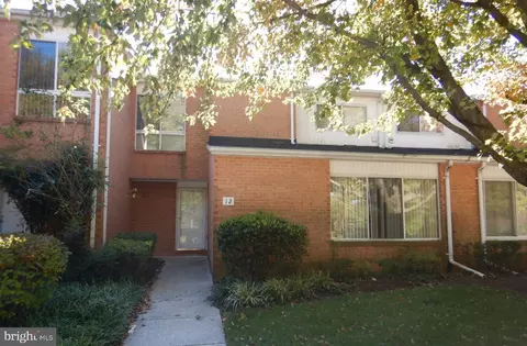 12 Lamplighter Ct #12, Pikesville, MD 21208