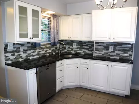 2 Flagship Rd, Dundalk, MD 21222 photo 6