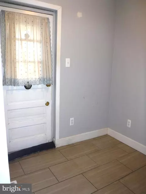 2 Flagship Rd, Dundalk, MD 21222 photo 4