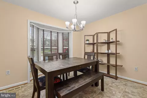 6966 Copperbend Ln, Baltimore, MD 21209 photo 4