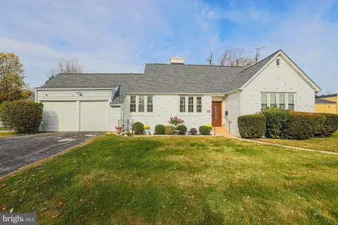 6 Clarendon Ave, Pikesville, MD 21208