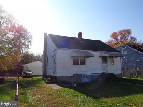 809 Woodlynn Rd, Essex, MD 21221
