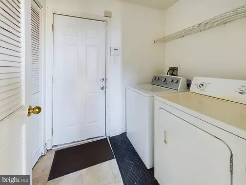 886 Lowe Rd, Middle River, MD 21220 photo 7