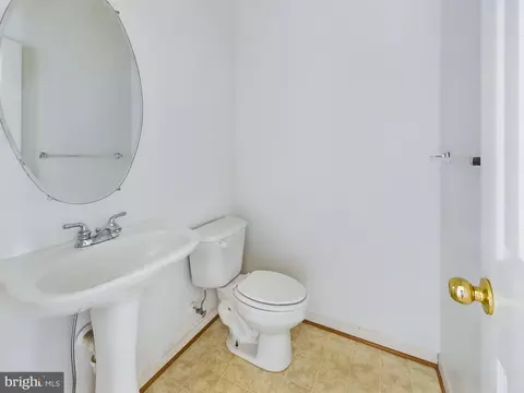 886 Lowe Rd, Middle River, MD 21220 photo 9