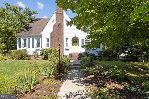 206 Park Dr, Catonsville, MD 21228