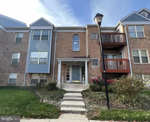 12 Cloverwood Ct #101, Essex, MD 21221