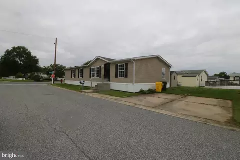 3307 Iris Ln, Middle River, MD 21220 photo 2