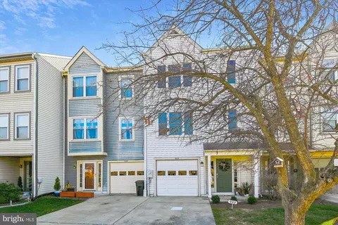 933 Oakmoor Dr #933, Halethorpe, MD 21227