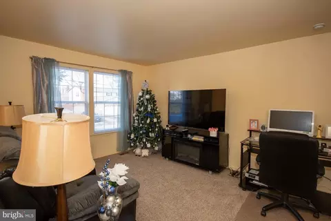 2101 3rd Ave, Windsor Mill, MD 21244 photo 4