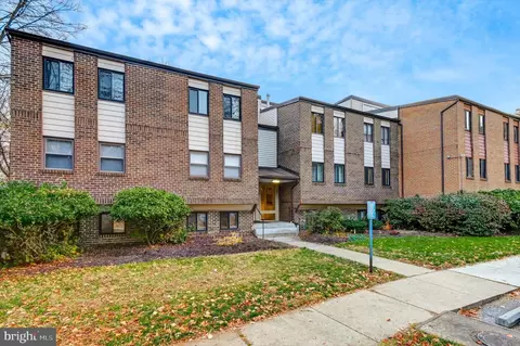 11 Suntop Ct #T-1, Baltimore, MD 21209