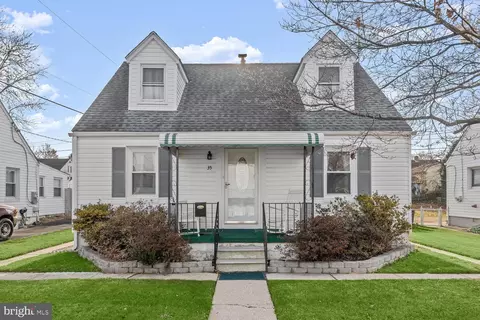 35 Ridgemoor Rd, Essex, MD 21221