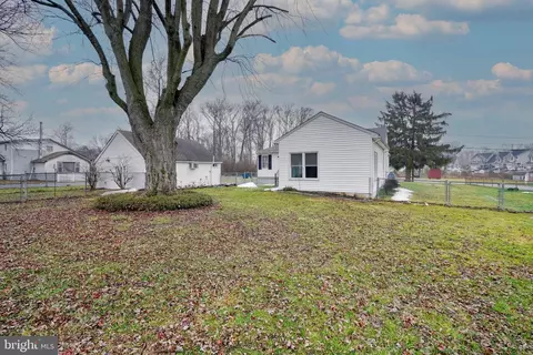 7425 Blevins Ave, Sparrows Point, MD 21219 photo 11