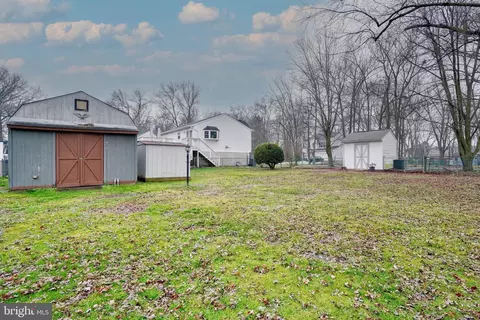 7425 Blevins Ave, Sparrows Point, MD 21219 photo 9