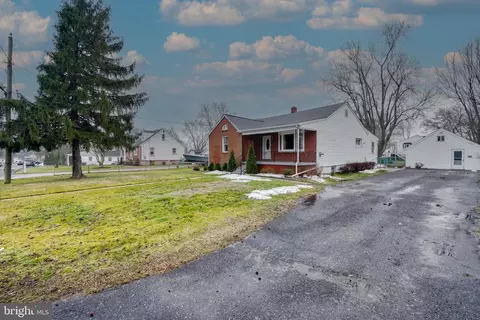7425 Blevins Ave, Sparrows Point, MD 21219