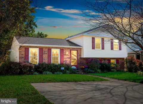 9511 Hallhurst Rd, Nottingham, MD 21236 photo 2