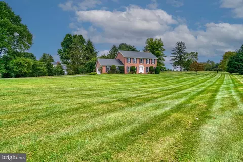 1 Dellwood Ct, Cockeysville, MD 21030