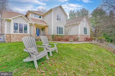 2103 Highland Ridge Dr, Phoenix, MD 21131