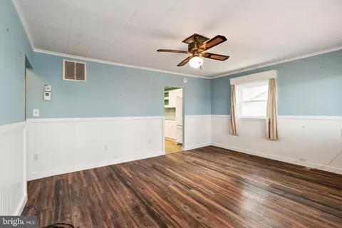 19 Propeller Dr, Middle River, MD 21220 photo 5