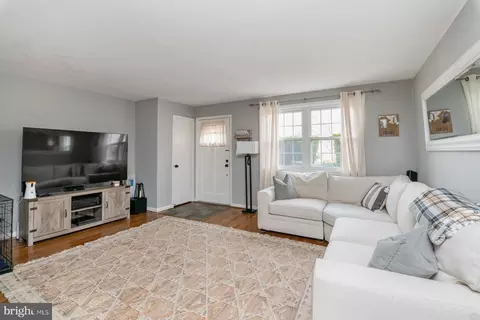 2133 Pitney Rd, Parkville, MD 21234 photo 3
