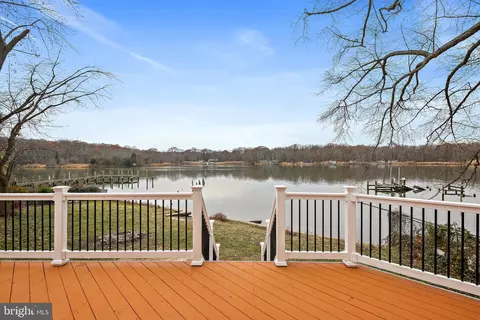 2504 Island View Rd, Essex, MD 21221
