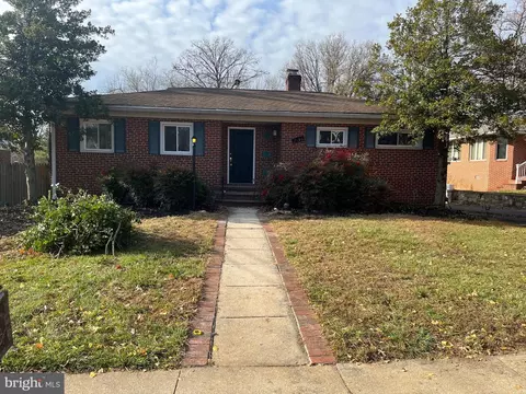 2116 Oak Ldg, Catonsville, MD 21228