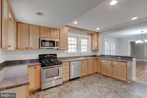 5633 Oregon Ave, Halethorpe, MD 21227 photo 10