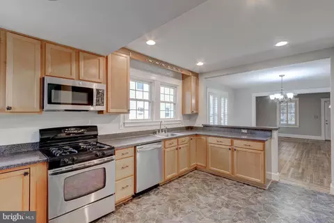 5633 Oregon Ave, Halethorpe, MD 21227 photo 9
