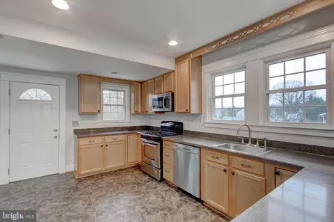 5633 Oregon Ave, Halethorpe, MD 21227 photo 11