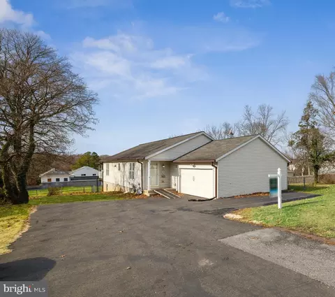 114 Gladys Ave, Halethorpe, MD 21227 photo 2