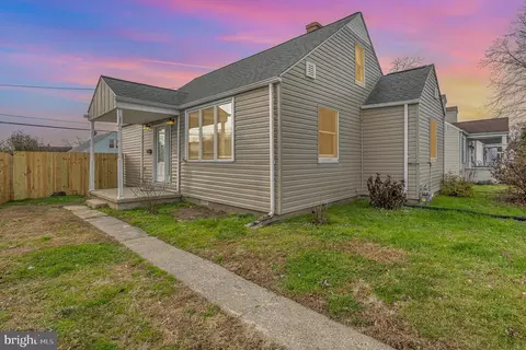 8113 Longpoint Rd, Dundalk, MD 21222
