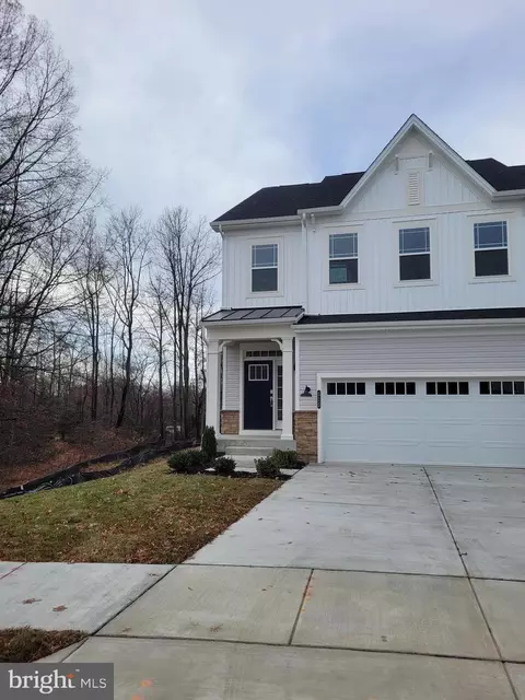 515 Waters Landing Dr, Essex, MD 21221