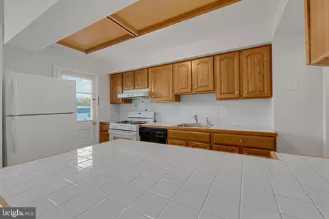 619 Kingston Rd, Middle River, MD 21220 photo 4