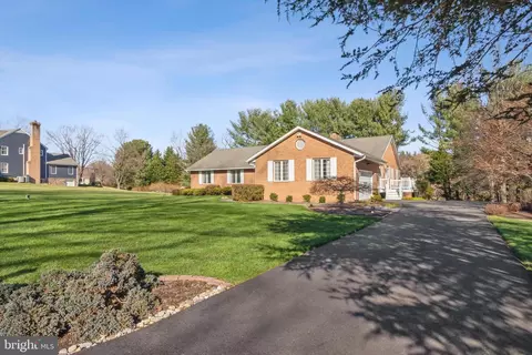 5 Colonial Oaks Ct, Phoenix, MD 21131 photo 3