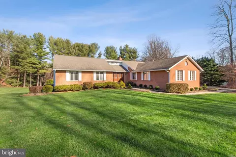 5 Colonial Oaks Ct, Phoenix, MD 21131 photo 2