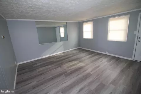 445 Bigley Ave, Halethorpe, MD 21227 photo 4
