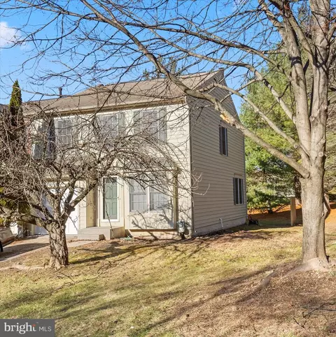 2 Weyanoke Ct, Pikesville, MD 21208