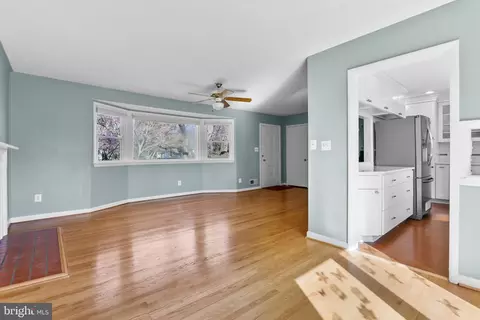 Entry Way - 5 Dalebrook Dr, Phoenix, MD 21131 photo 3 of 5