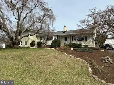 5 Dalebrook Dr, Phoenix, MD 21131