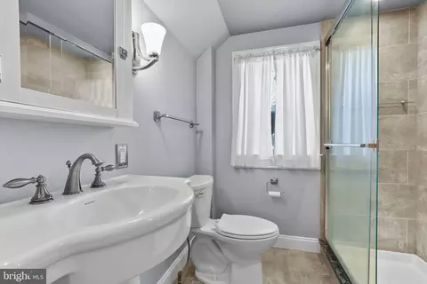 Bath - 5 Dalebrook Dr, Phoenix, MD 21131 photo 2 of 4