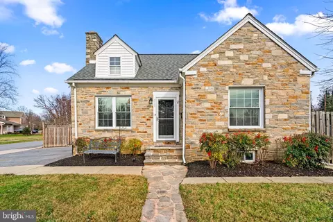 211 S Rolling Rd, Catonsville, MD 21228
