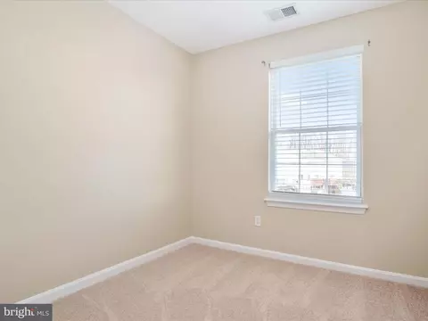 635 Hunting Fields Rd, Middle River, MD 21220 photo 6