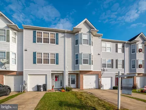 635 Hunting Fields Rd, Middle River, MD 21220 photo 4
