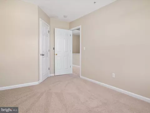 635 Hunting Fields Rd, Middle River, MD 21220 photo 9