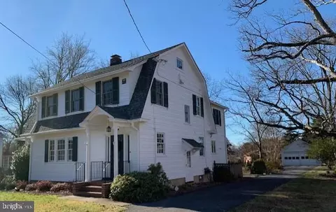 124 Forest Dr, Catonsville, MD 21228