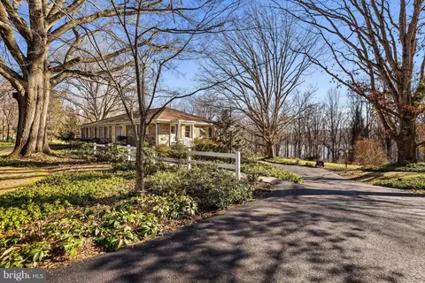 13401 Cambria Farms Rd, Phoenix, MD 21131